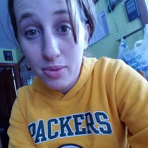 Meet your Posher, Lora